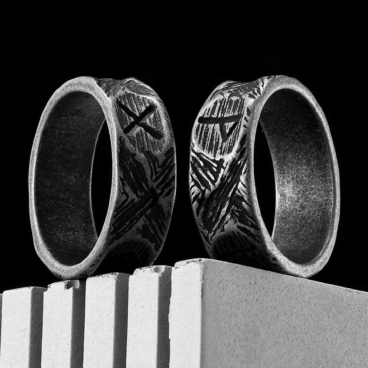 Vintage Fashion Newtown - Minimalism Retro Viking Runes Damaged Men