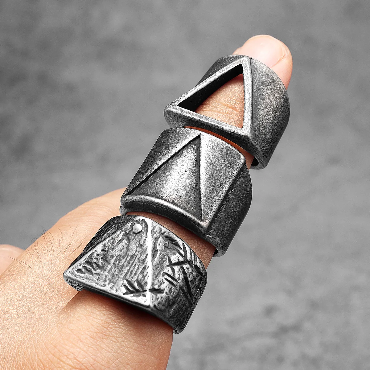 Retro Triangle Men Rings Stain - огляд і ціна Vintage Fashion Newtown