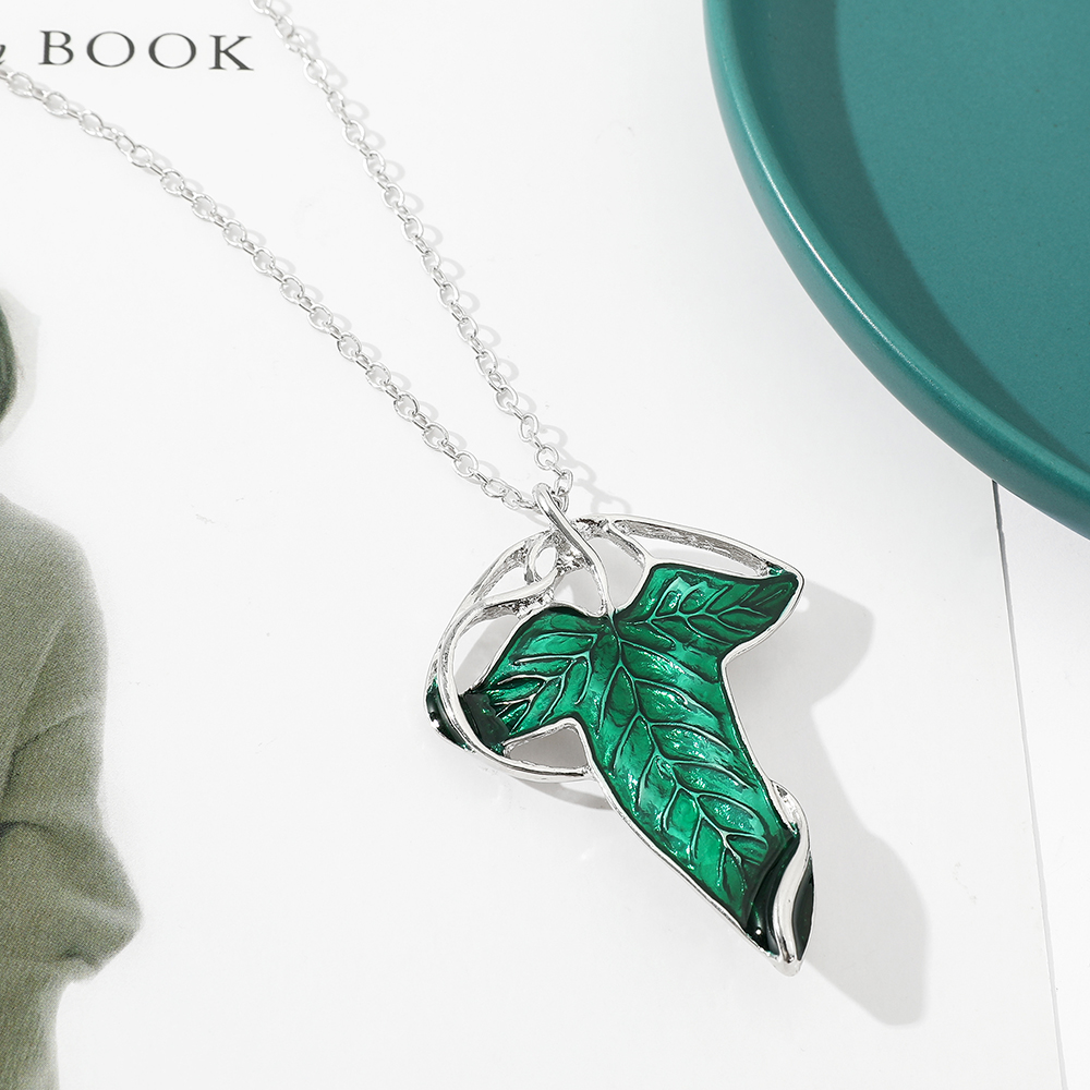 Vintage Green Leaf Pendant Nec - огляд і ціна Vintage Fashion Stores