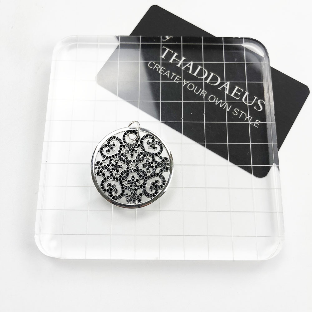Pendant Arabesque Disc Ornamen - огляд і ціна Vintage Fashion Ornaments